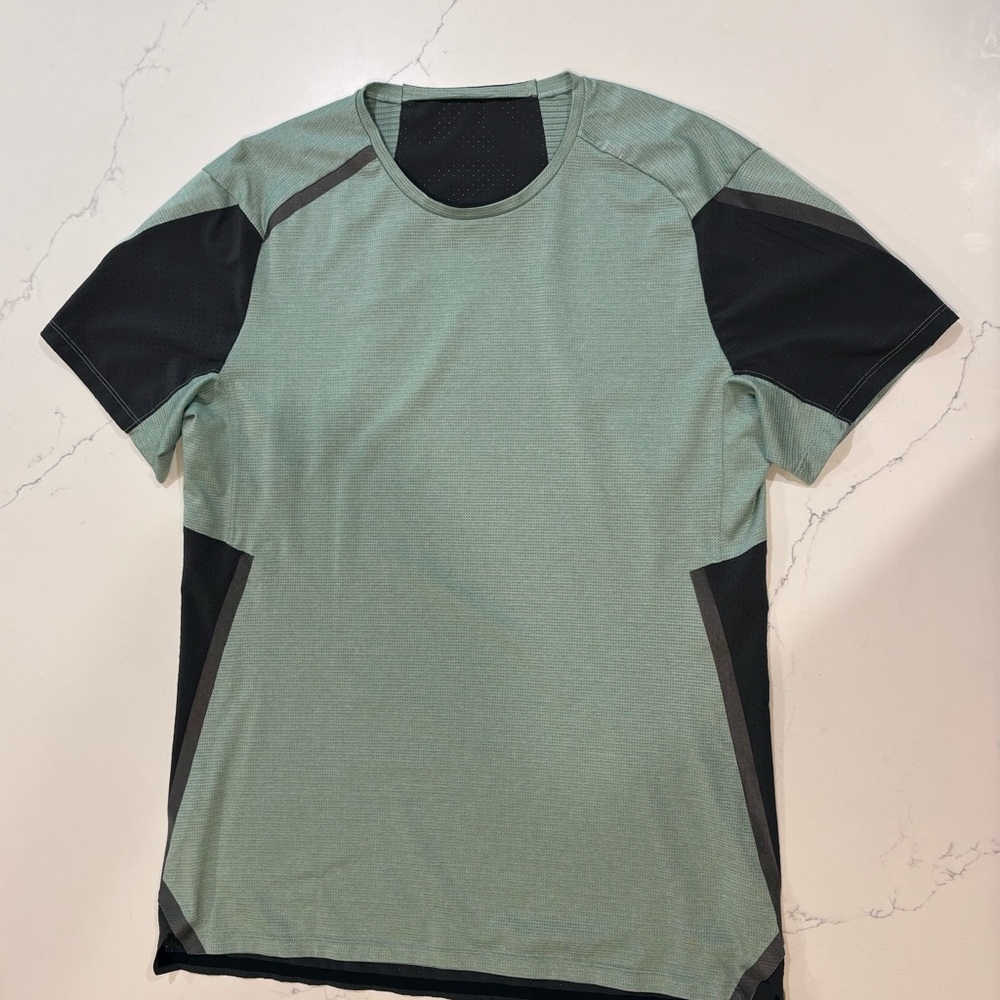 lululemon athletica Mint and Black Short Sleeve Tee